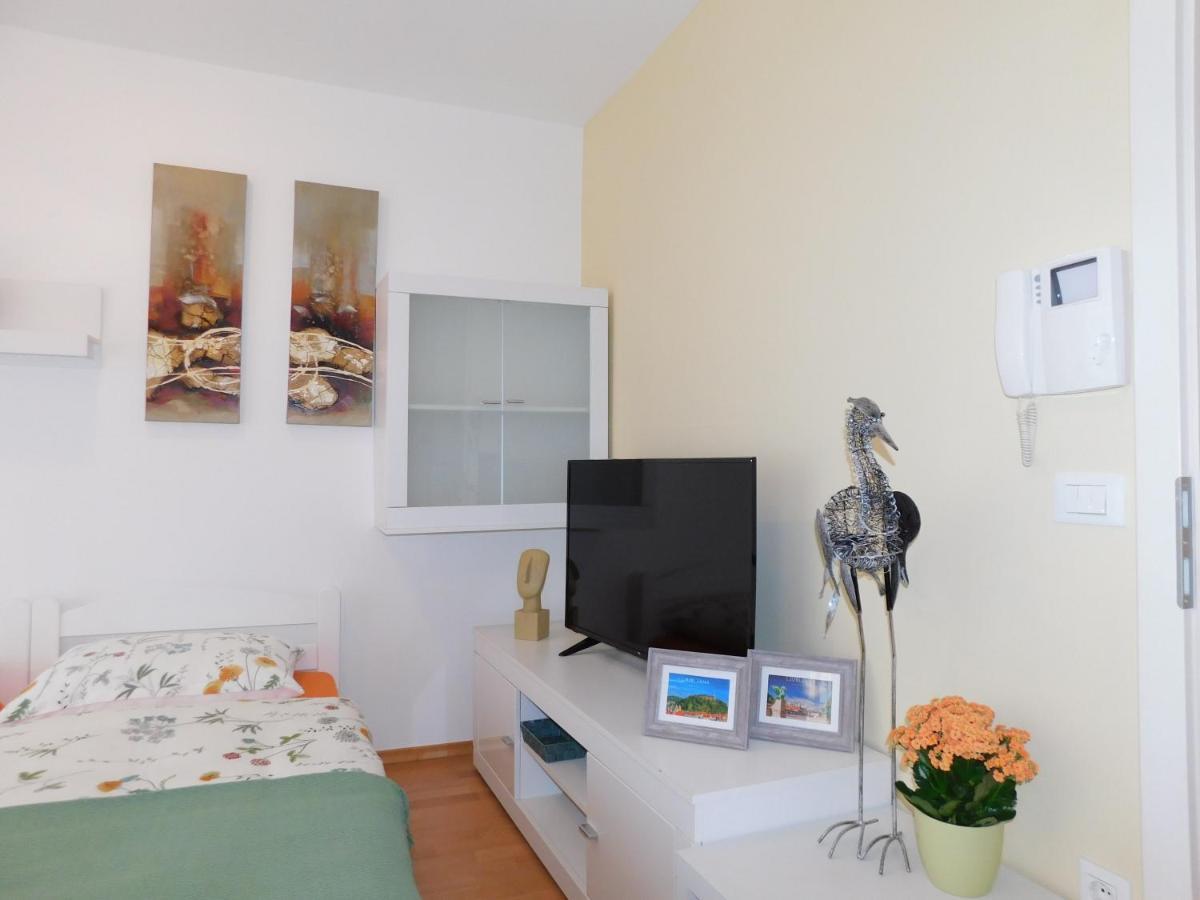 Apartma Minas Apartment ลูบลิยานา ภายนอก รูปภาพ