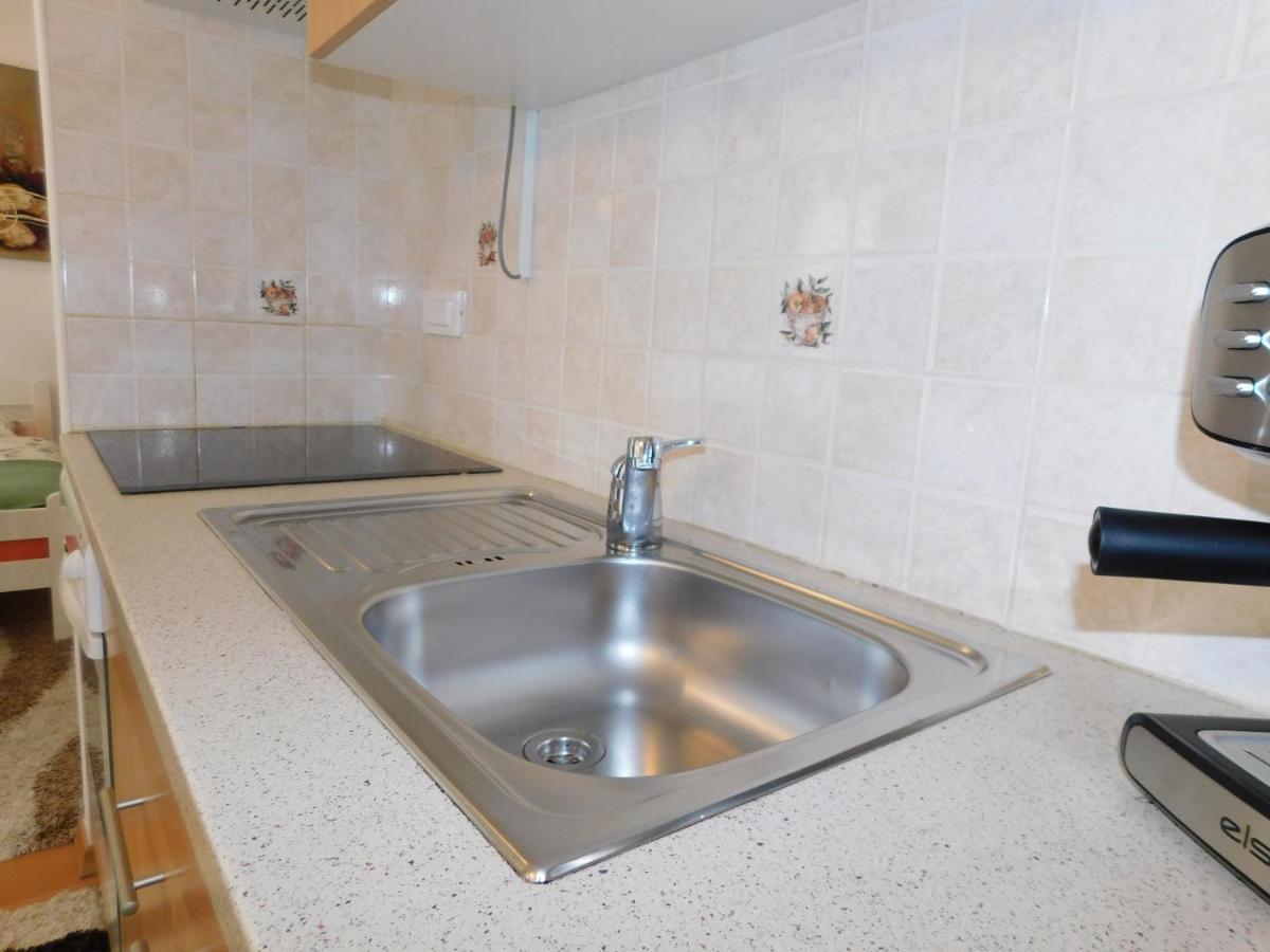 Apartma Minas Apartment ลูบลิยานา ภายนอก รูปภาพ